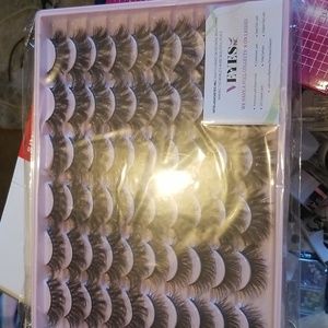 30 pairs of Self Adhesive Eye Lashes